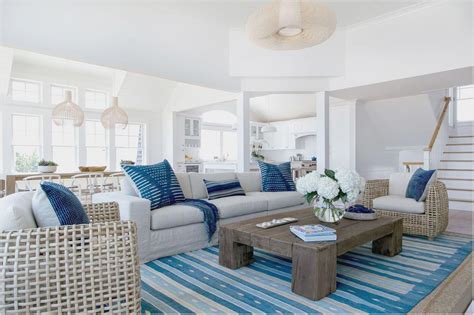 Coastal Living Room Design for a Beachy Vibe