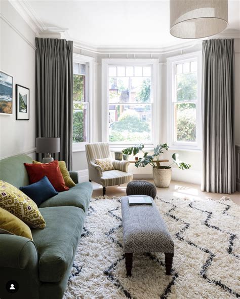 How to Decorate a Living Room with a Bay Window