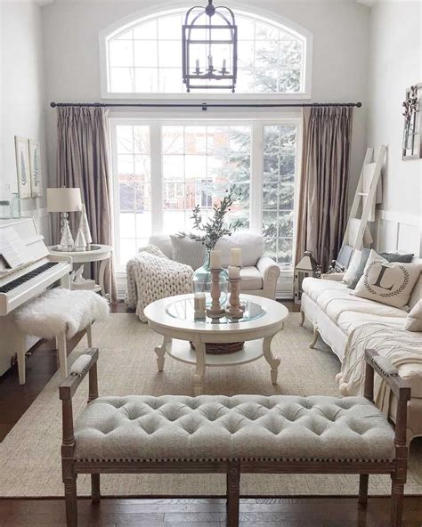 How to Decorate a Narrow Living Room