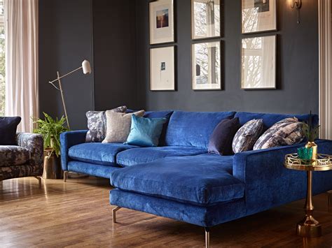 Living Room Decor Ideas with a Velvet Sofa